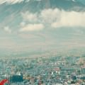 富士と広がる街並 iPhone5 スマホ用壁紙