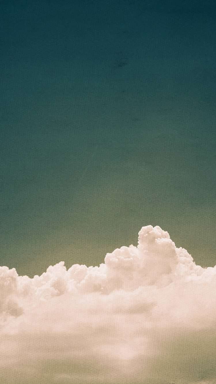 ビンテージ風の雲と空 iPhone6 壁紙