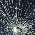 バッキバキに割れたガラス iPhone6 壁紙