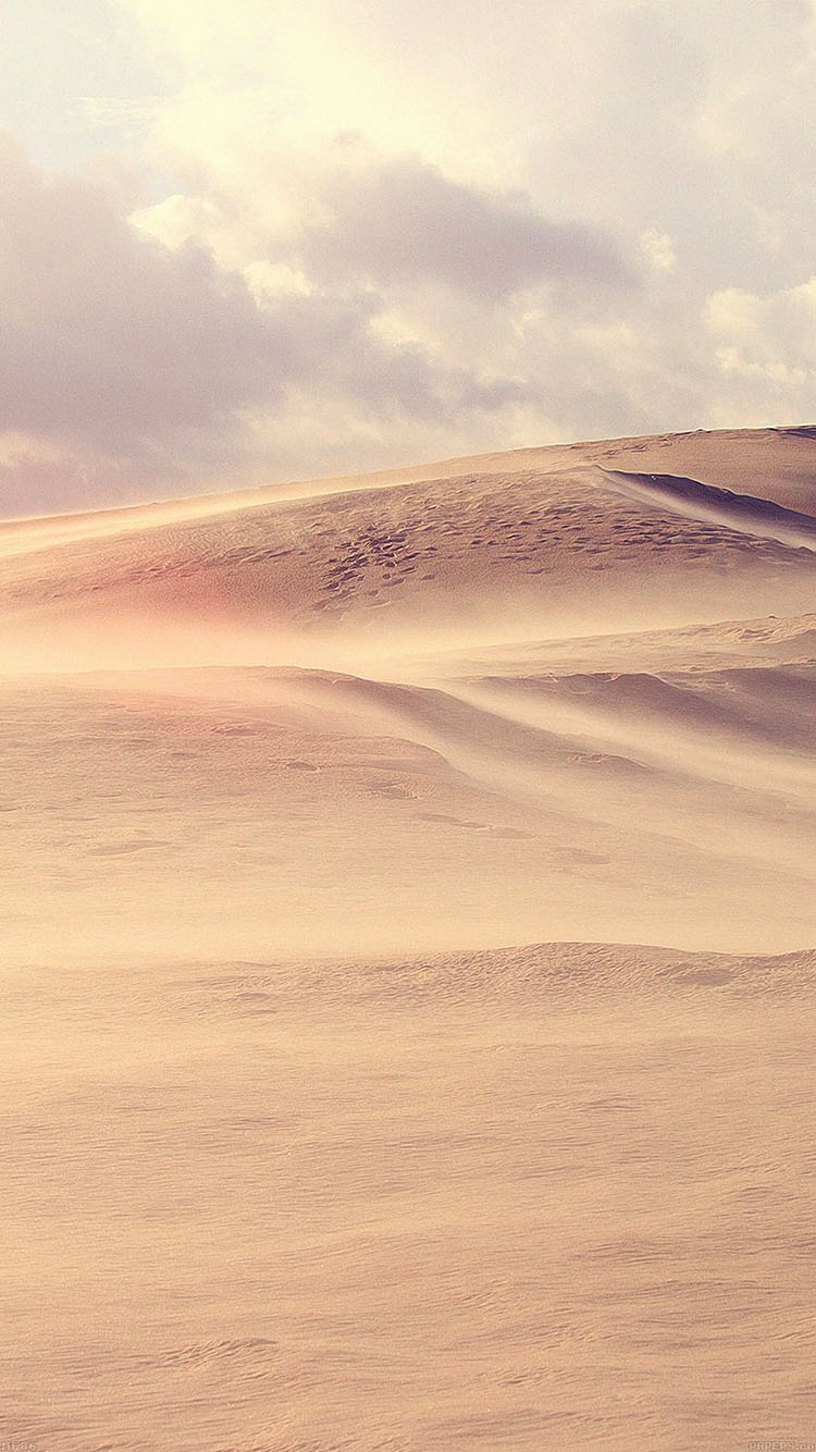 足跡のついた砂漠 iPhone6壁紙
