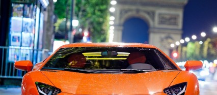 凱旋門とスポーツカー Android壁紙(2160x1920)