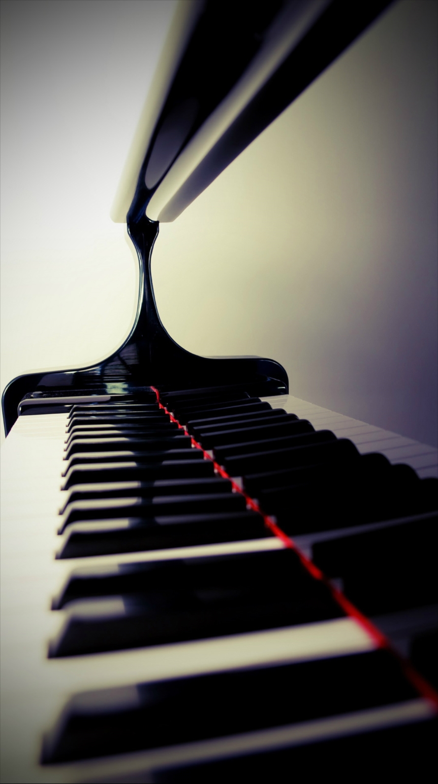 横から見た黒いピアノ iPhone6壁紙