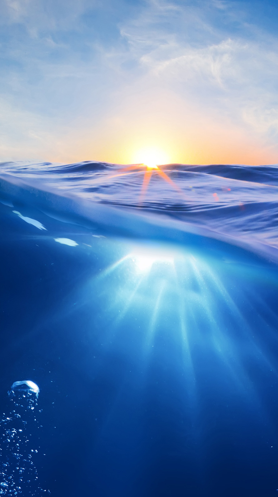 水面下から望む日の出 iPhone6壁紙